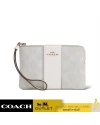 กระเป๋าสตางค์ COACH CS602 CORNER ZIP WRISTLET IN SIGNATURE CANVAS (IMRFF)				