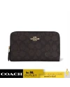 กระเป๋าสตางค์ COACH CW781 MEDIUM ID ZIP WALLET IN SIGNATURE CANVAS (IMXAQ)				