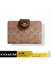 กระเป๋าสตางค์ COACH CW786 MEDIUM CORNER ZIP WALLET IN SIGNATURE CANVAS (IMXHE)