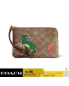 กระเป๋าสตางค์ COACH CW856 CORNER ZIP WRISTLET IN SIGNATURE CANVAS WITH STICKER PRINT (IMTAM)				